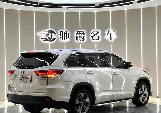 17万入手六年汉兰达，2.0T七座真省钱，家用值不值？