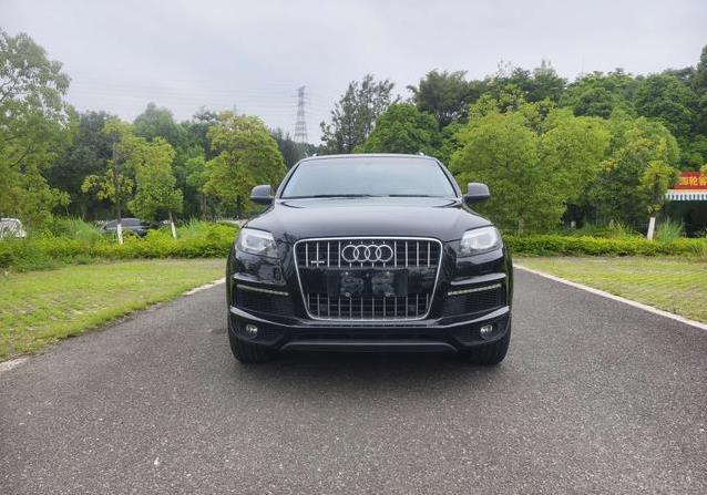 12万入手奥迪Q7，豪华SUV超值，车龄12年值吗？