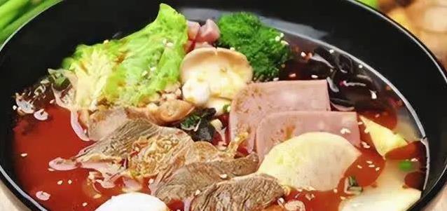 麻辣烫从街头小吃到全球爆红，秘密配方藏着啥？