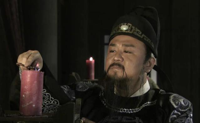 梁冠华胖到无人敢用，却凭演技逆袭成“狄仁杰”，妻子倒追更传奇