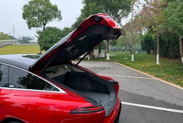 省油又好开！星海S7续航1250公里，家用轿车王者？