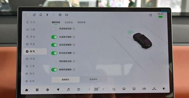 15万买冰箱彩电大沙发，零跑C16新款配置爆棚，值不值？