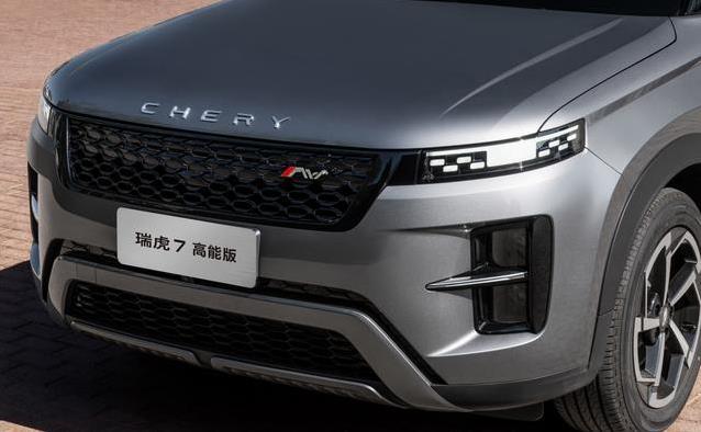 8万买大空间SUV，瑞虎7新款配置爆棚，哪个型号最值？
