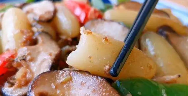 土豆新吃法火了！400克变Q弹美味，香菇虾皮提鲜太绝了