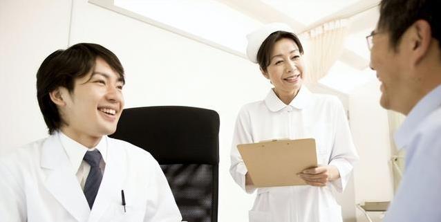孙大爷体检花大钱却查错，医生揭秘4项关键，60岁后别再浪费！