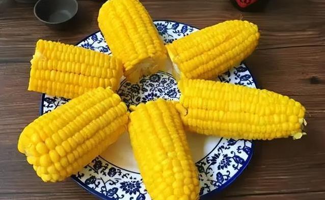 玉米吃太多体重飙升？医生警告：这3种美食要少碰！
