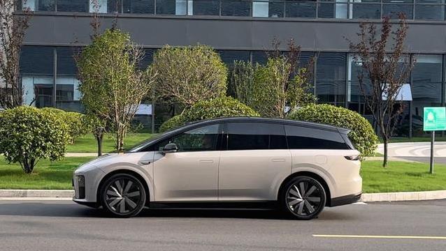 充电10分钟跑500公里，理想i6 i8杀入纯电，碾压对手？