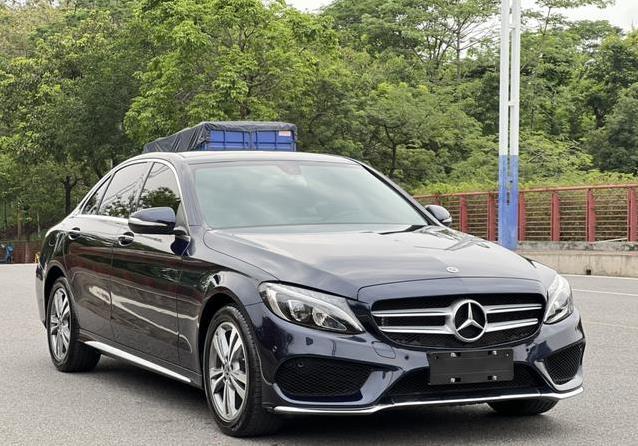 6.8万公里奔驰C级13万到手，运动版漂移爽翻，值不值？