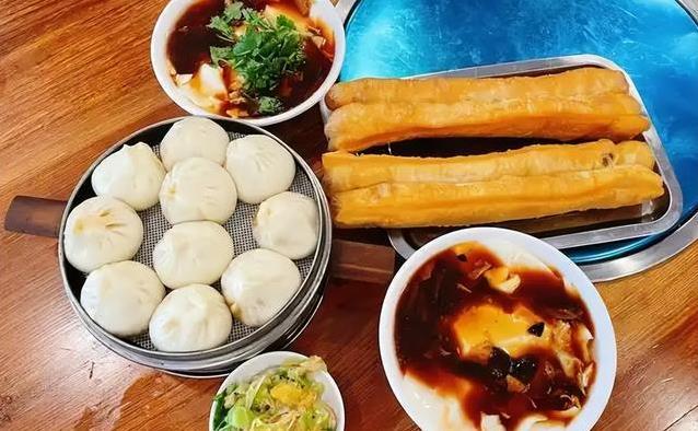 早餐不吃包子油条，胆固醇降20多？医生揭秘真相