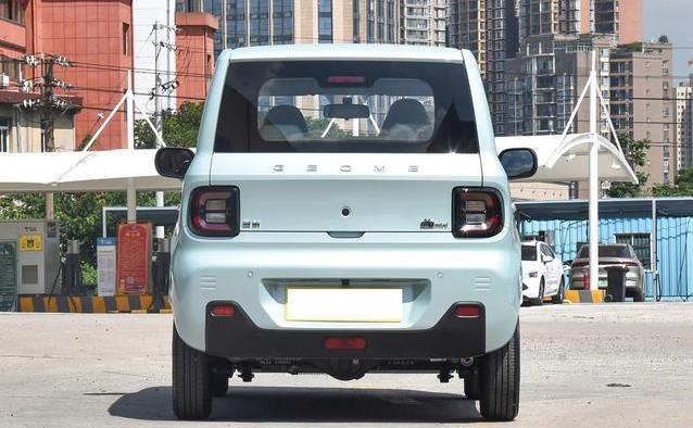 2.99万买吉利熊猫mini，颜值爆表好停车，续航短咋选？