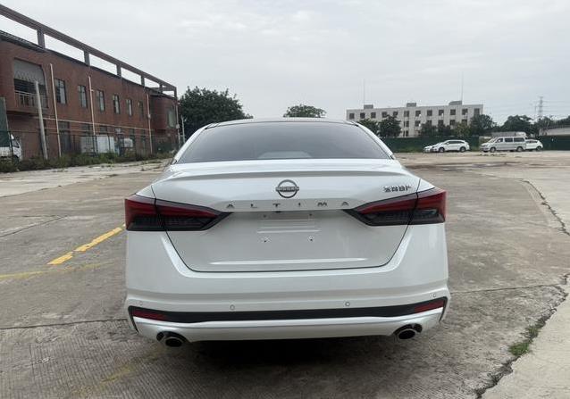 11万买天籁2.0L准新车，省8万却动力一般，值不值？