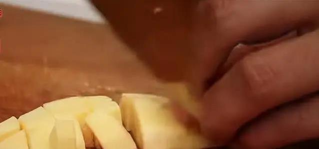三步做出Q弹椰汁西米露，饭店级甜汤，家人都夸好吃！
