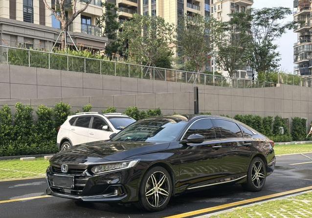 13万买高配雅阁混动，4.9万公里真省油，值不值？