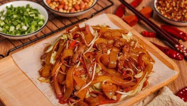 广州街头一碗粉，百年传承成国宝，你吃过正宗沙河粉吗？