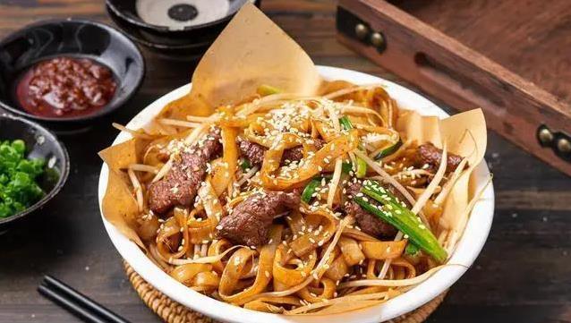 广州街头一碗粉，百年传承成国宝，你吃过正宗沙河粉吗？