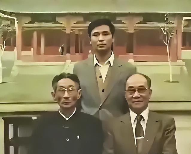 相声世家拜师路，马志明侯耀文顺风顺水，杨议为何卡壳？_新闻看看