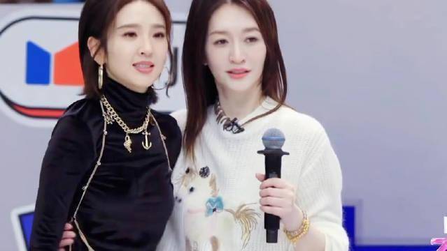 李小冉与唐艺昕同框美到窒息