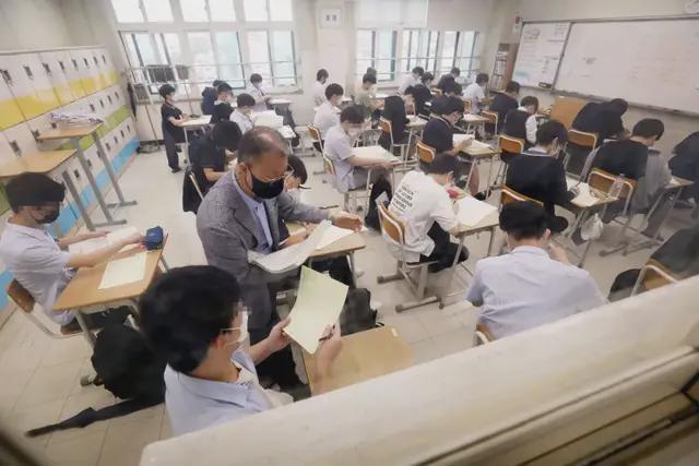 教育内卷化：韩国人为了补课曾付出多少代价？