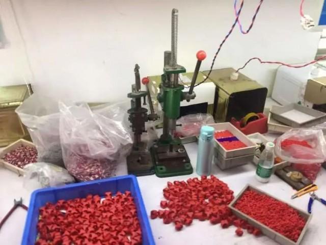 吧唧！光没了！上海警方查获400万元假冒奥特曼