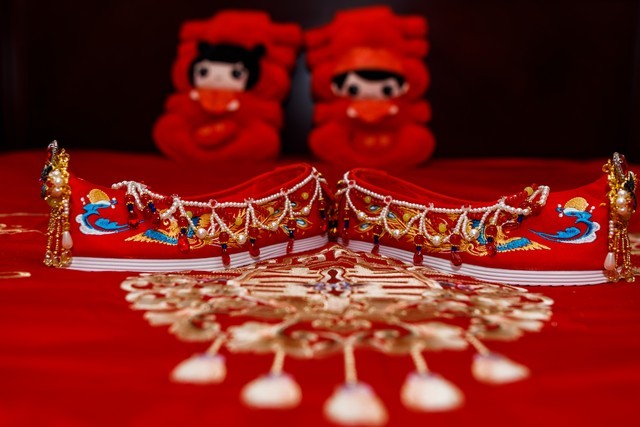 男帅女美的浪漫瞬间！小夫妻拍婚礼转场视频