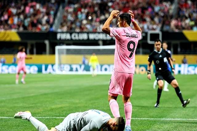 足坛同夜五佳球:卡塔尔联赛惊艳任意球绝杀葡超妖锋神级一条龙破门 梅西任意球震撼全场