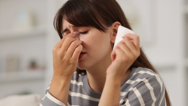 一入换季就“涕泗横流”？鼻炎不是“小毛病”，乱治易留根