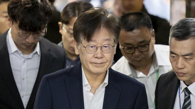 大V：李在明民调领跑下藏三大危机 尹锡悦未退政坛