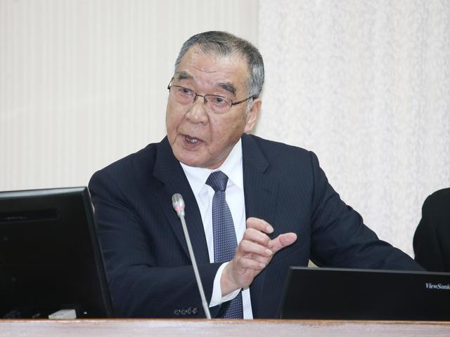 台高官两岸军事紧张晚上睡不好岛内网友蔡英文若无其事