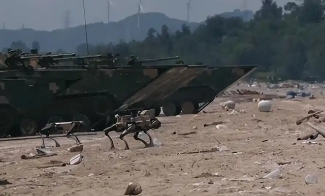 台海最危险的200米，用不着士兵去蹚，解放军黑科技馋坏美军