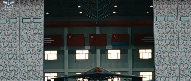 空军短片曝新机：威龙一号与玄龙协同