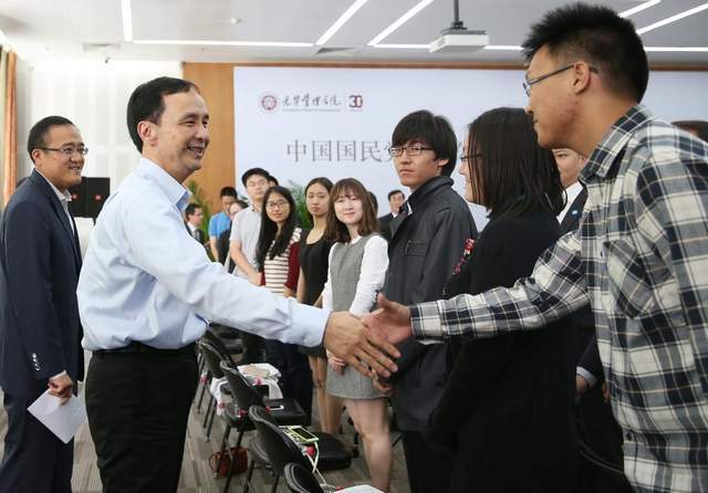 晚报|河南洪灾致302人死亡 本轮疫情蔓延15省26市