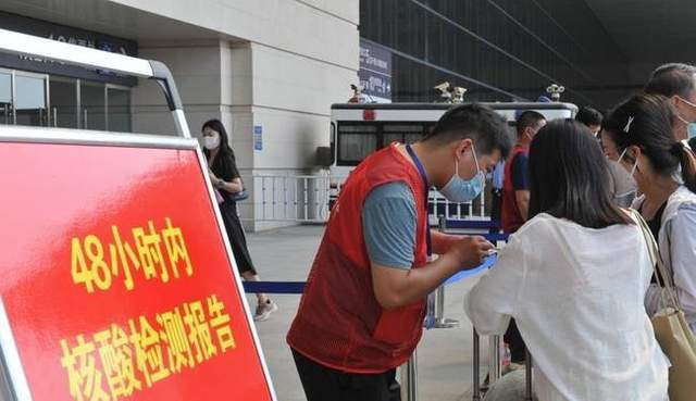 晚报|河南洪灾致302人死亡 本轮疫情蔓延15省26市