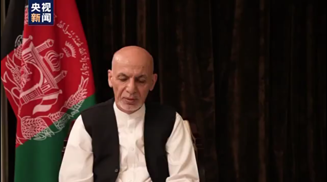阿富汗总统露面 否认携巨款逃离