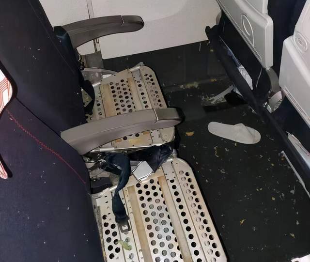 晚报|法航班起火画面曝光 法国召回大使后美澳表态