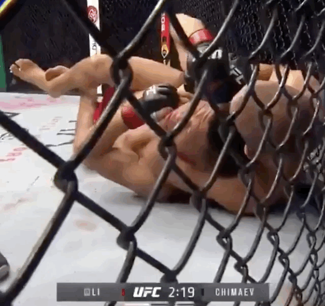 UFC：“狼王”奇马耶夫降服李景亮 开场即被裸绞晕倒