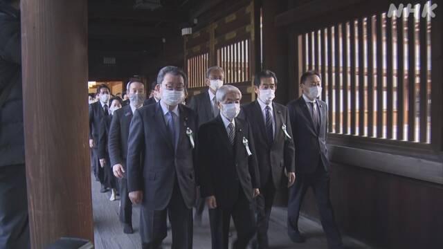 日本99名议员集体参拜靖国神社，韩外交部：深表忧虑和遗憾