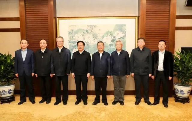 多位省委书记开完会后为何没离京，他们干了啥？