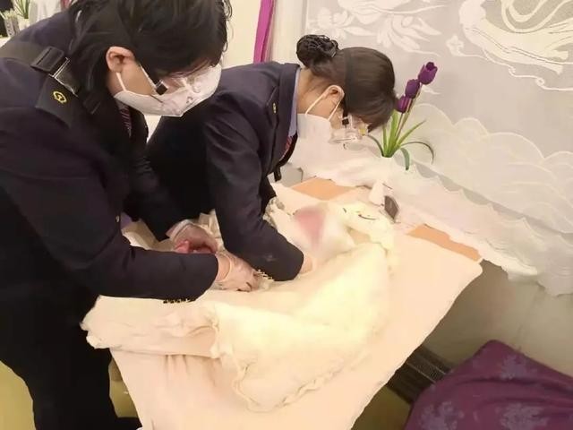 男婴被亲人11万元卖掉