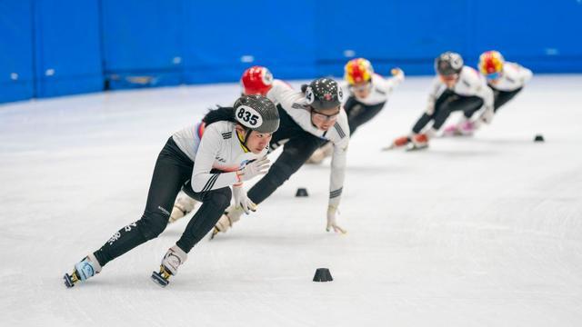 劳动创造幸福——短道速滑追风少年