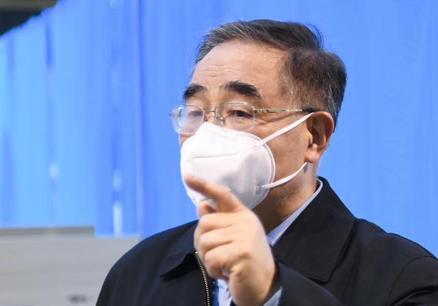 张伯礼：病毒进化毒力趋弱的概率大 优化赋码管理