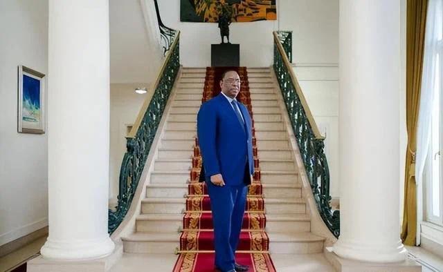 非洲联盟主席兼塞内加尔总统萨勒 图源：《纽约时报》