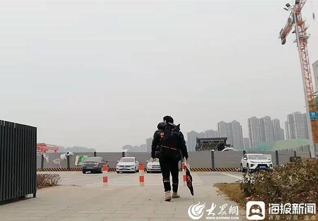 连续10年考研8战清华，小伙表示不后悔，能向上走没有快乐又如何