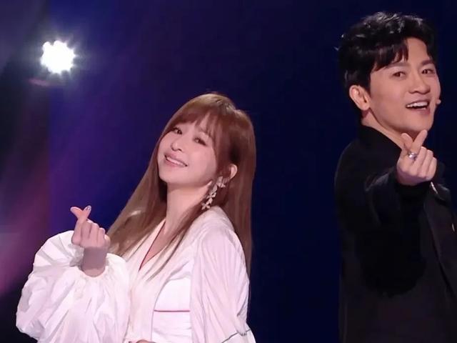 跨年晚会上那些令人惊艳的舞台：王俊凯拼了王心凌苏有朋怀旧杨幂美腻！