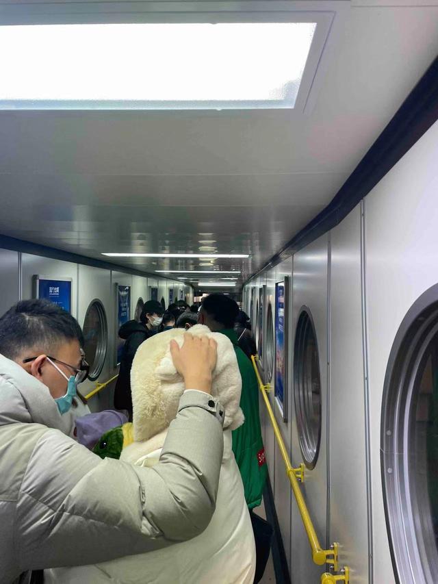 男子在机舱喊飞机要出事 海航回应:该男子已移交机场公安