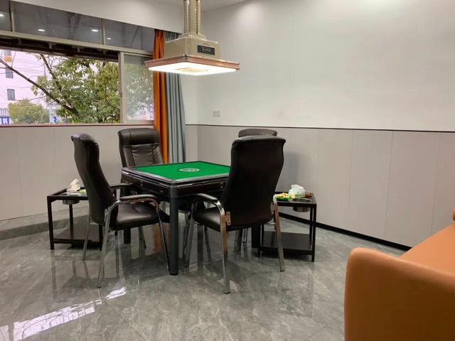 新冠抵达县城1个月：90岁老人渡劫，很多老人没熬过这个冬天