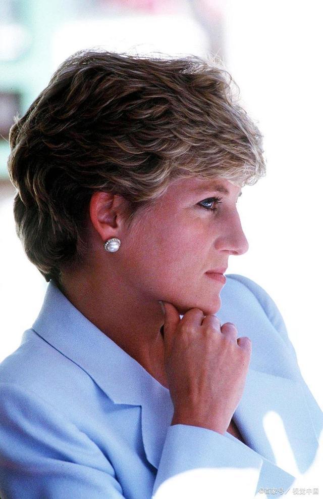 清洁工长得像戴安娜王妃走红，已经积累52万粉丝