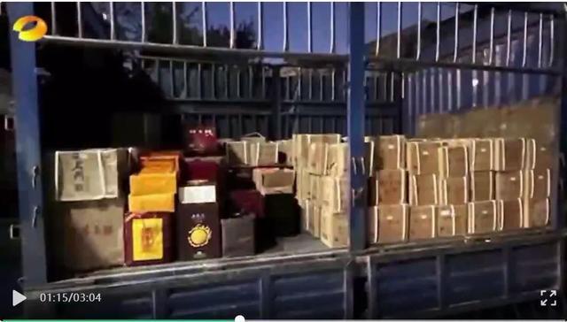 敲开墙全是钱、茅台装了一货车！落马官员哽咽：不值得不值得…