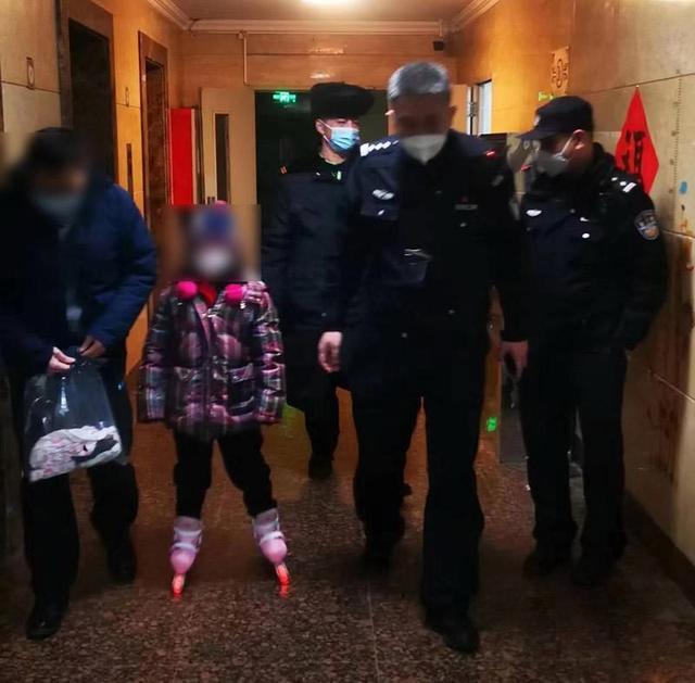 6岁女孩独自在小区玩耍“失踪”, 北京民警接求助后2小时帮助寻回，想不到丢娃原因是这样