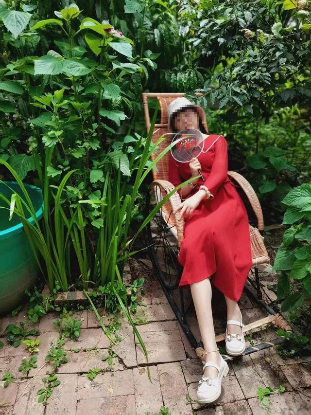 女子疑吃自热火锅去世 女儿岳母也出现呕吐腹泻症状