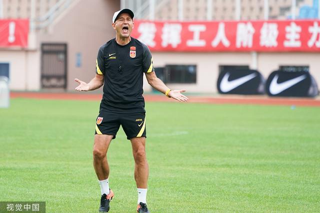 扬科维奇:球员体脂率超10%不能上场，必须吃苦 有团队精神 对国家有强烈的荣誉感